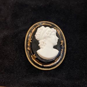N19-1940's Victorian Revival Black & White Glass & Brass Cameo Brooch
